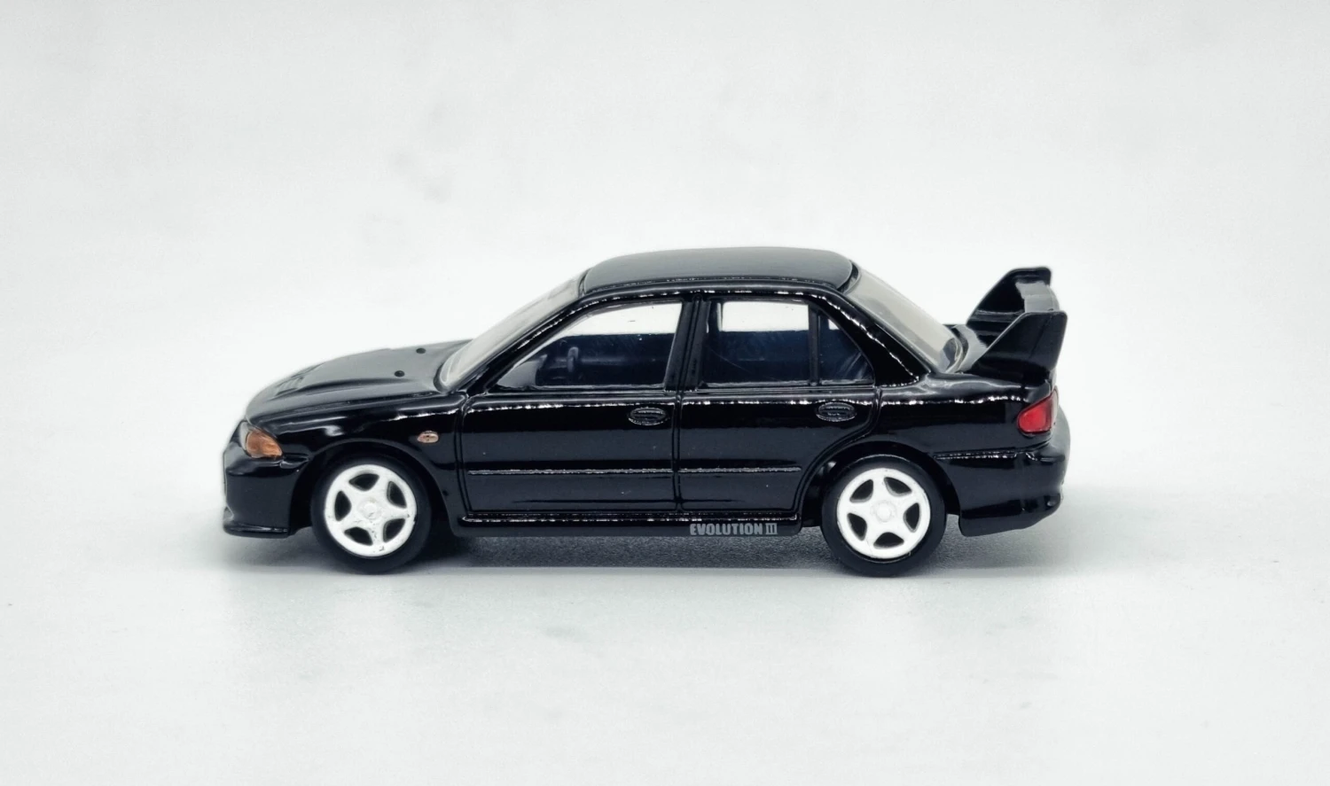Tomica Premium 10th Anniversary Mitsubishi Lancer GSR Evolution III'25 3 Tomica Premium 10th Anniversary Mitsubishi Lancer GSR Evolution III'25 - Image 3