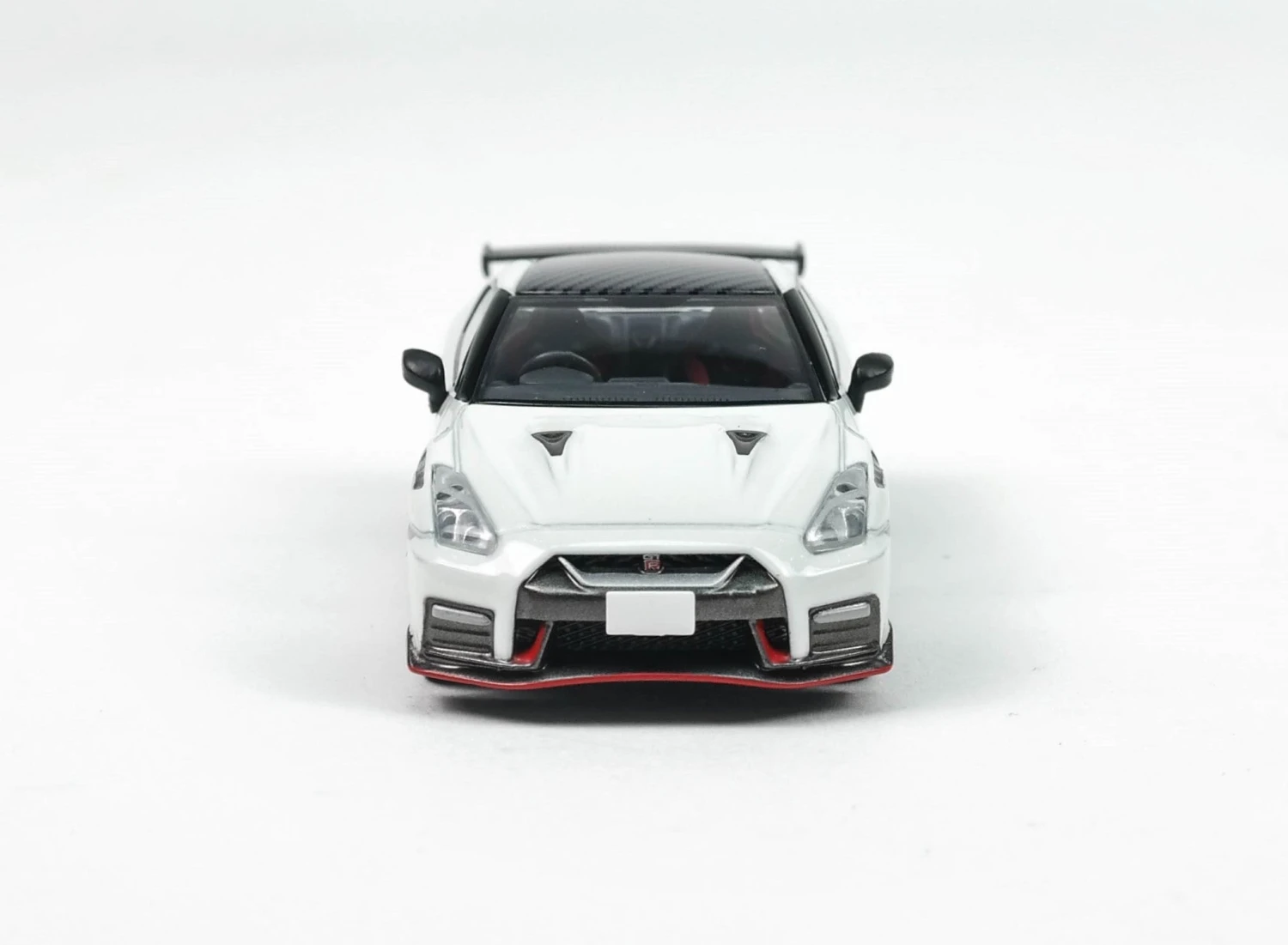 LV-N217A Nissan GT-R Nismo 2020 White 4 LV-N217A Nissan GT-R Nismo 2020 White - Image 4